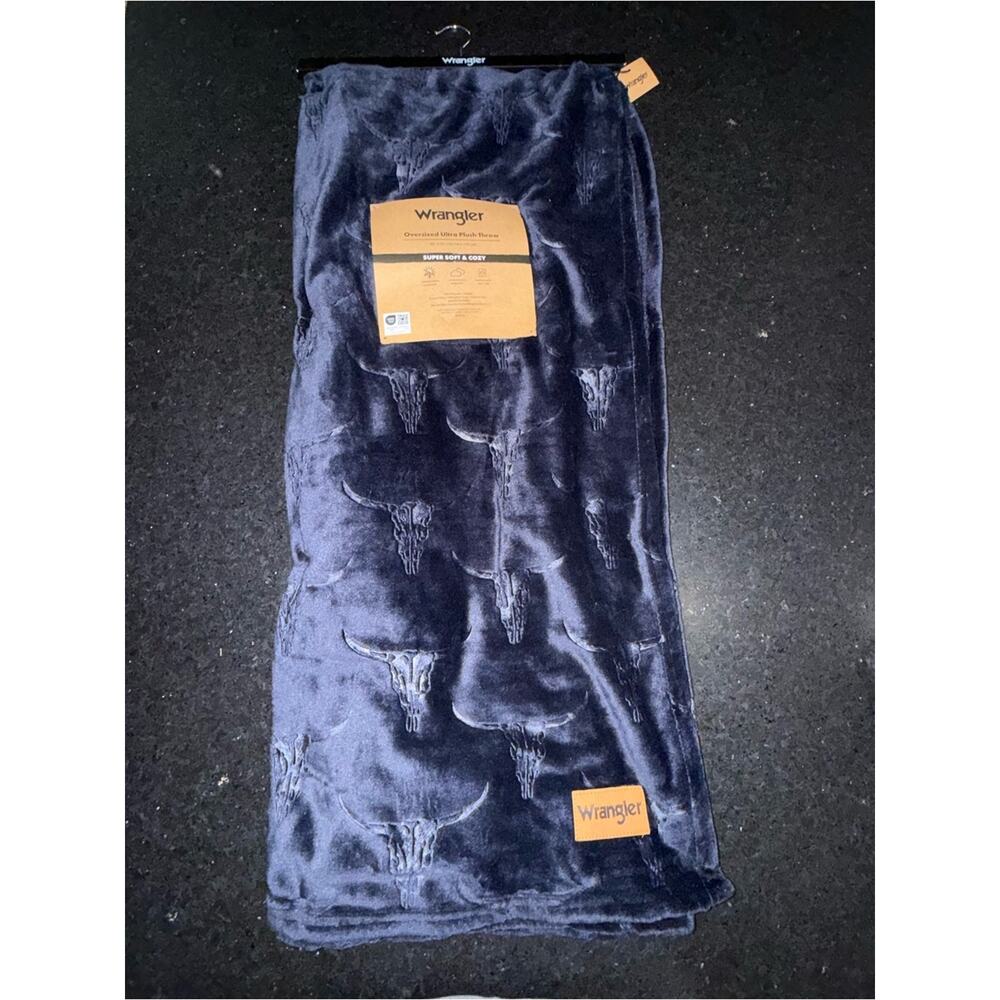 NEW Wrangler OVERSIZED ULTRA PLUSH 60x70” Navy Blue STEER SKULL EMBOSSED THROW